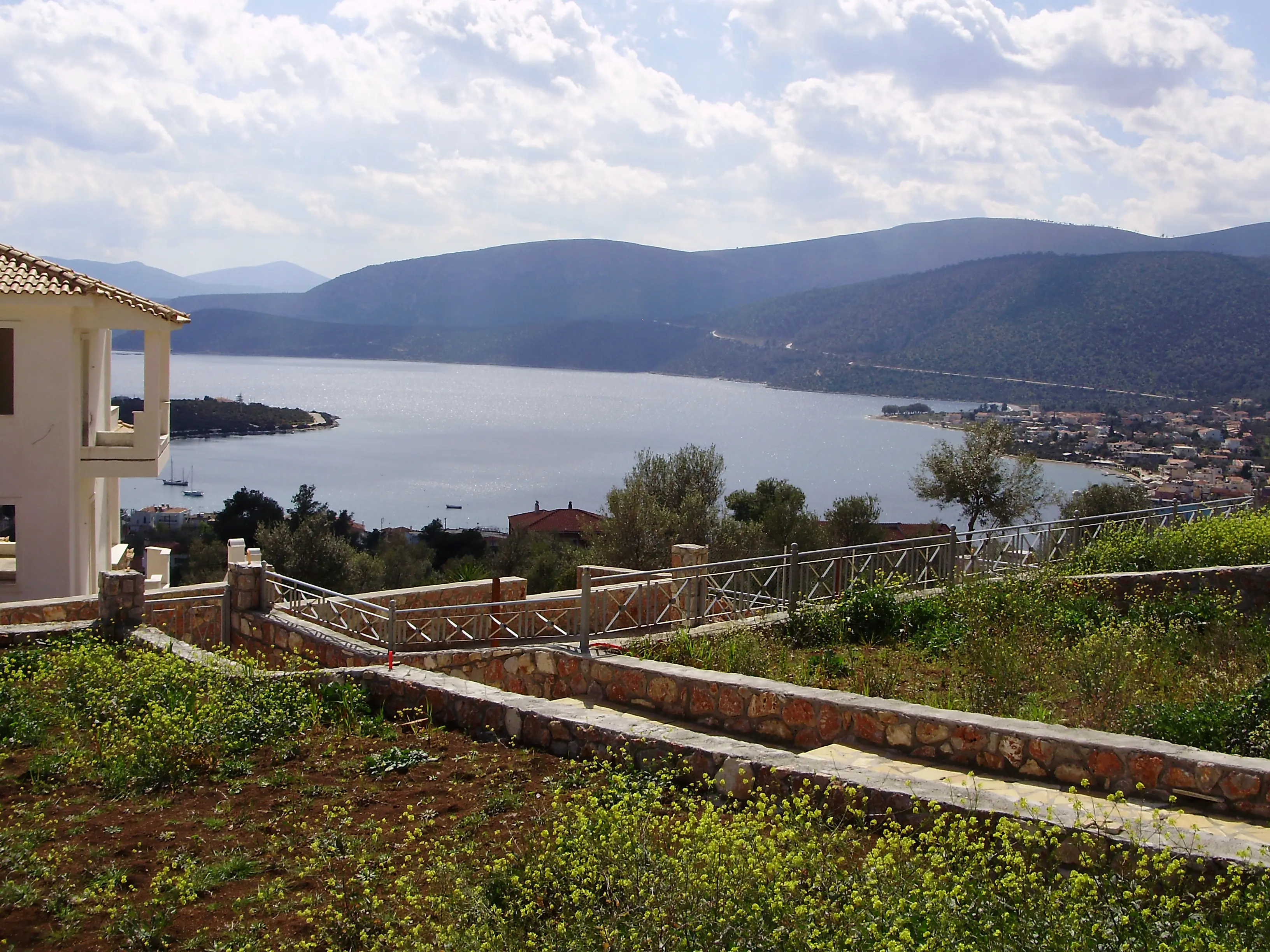 Κατασκευές εργολάβου στον Κόρφο